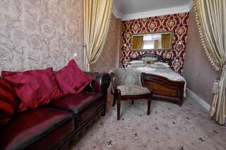 Гостиница Бутик-отель Молли ОБрайн Ханты-Мансийск Люкс с кроватью размера «king-size»-5