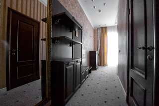 Гостиница Бутик-отель Молли ОБрайн Ханты-Мансийск Люкс с кроватью размера «king-size»-6
