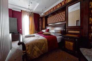 Гостиница Бутик-отель Молли ОБрайн Ханты-Мансийск Люкс с кроватью размера «king-size»-22