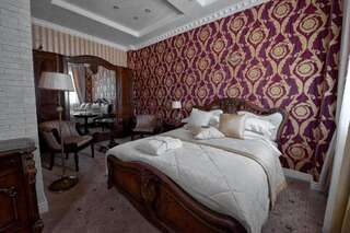 Гостиница Бутик-отель Молли ОБрайн Ханты-Мансийск Люкс с кроватью размера «king-size»-25